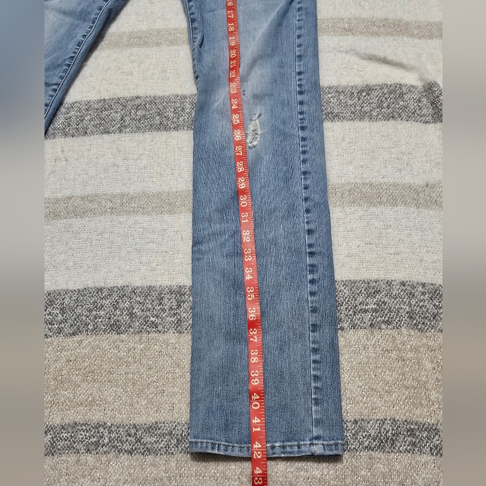 4/$20 American Eagle Outfitters Light Blue Straight Leg Jeans - Picture 5 of 9